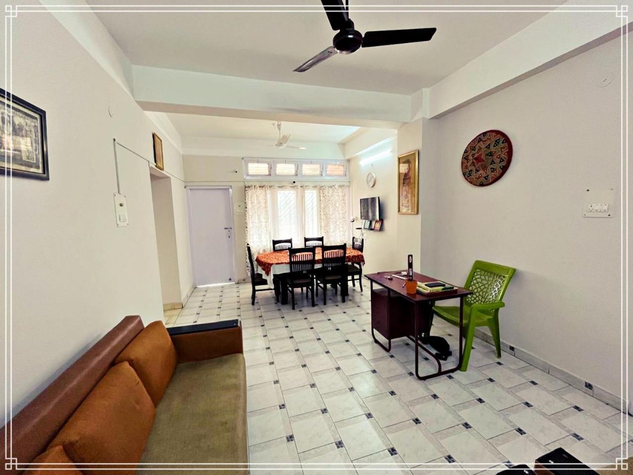 Kanak Laxmi Villa B & B Гувахати Екстериор снимка